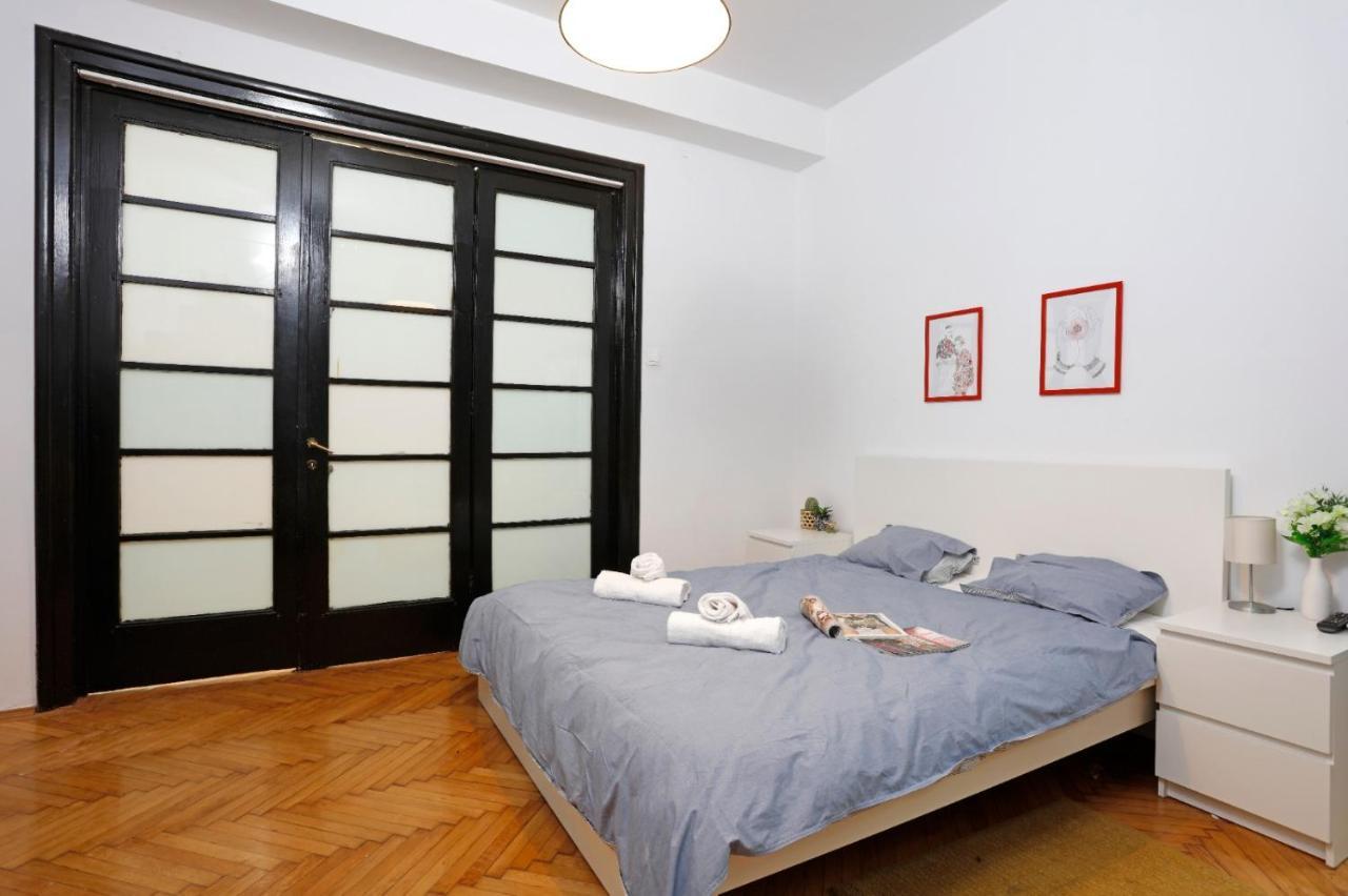 Lovely Apartment With 2 Bedrooms Bucarest Exterior foto